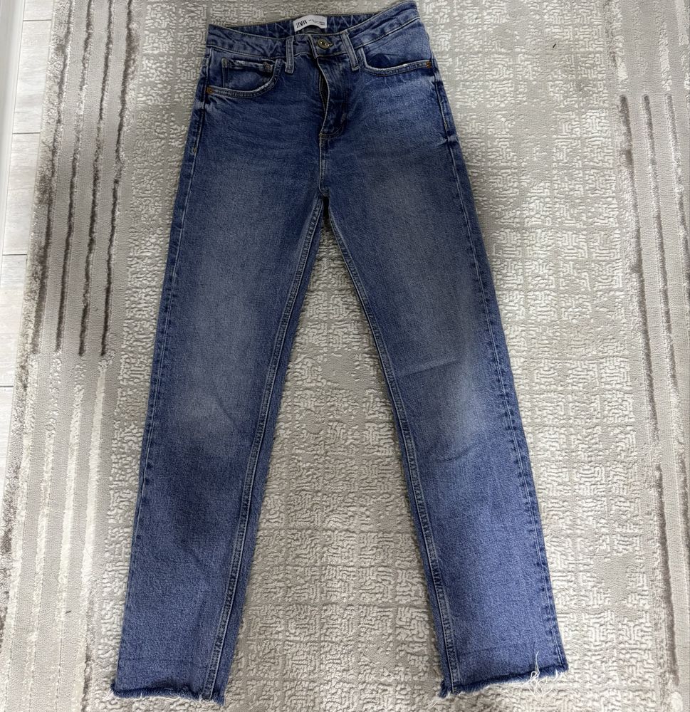 Джинсы Zara отлично сидят