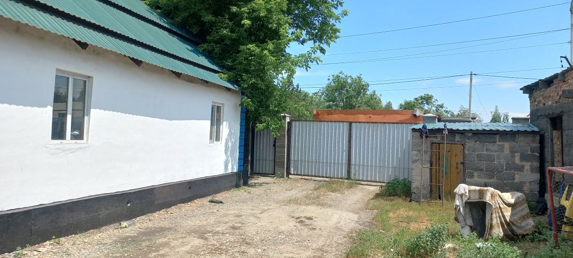 Продам дом  в хорошем районе тёплый