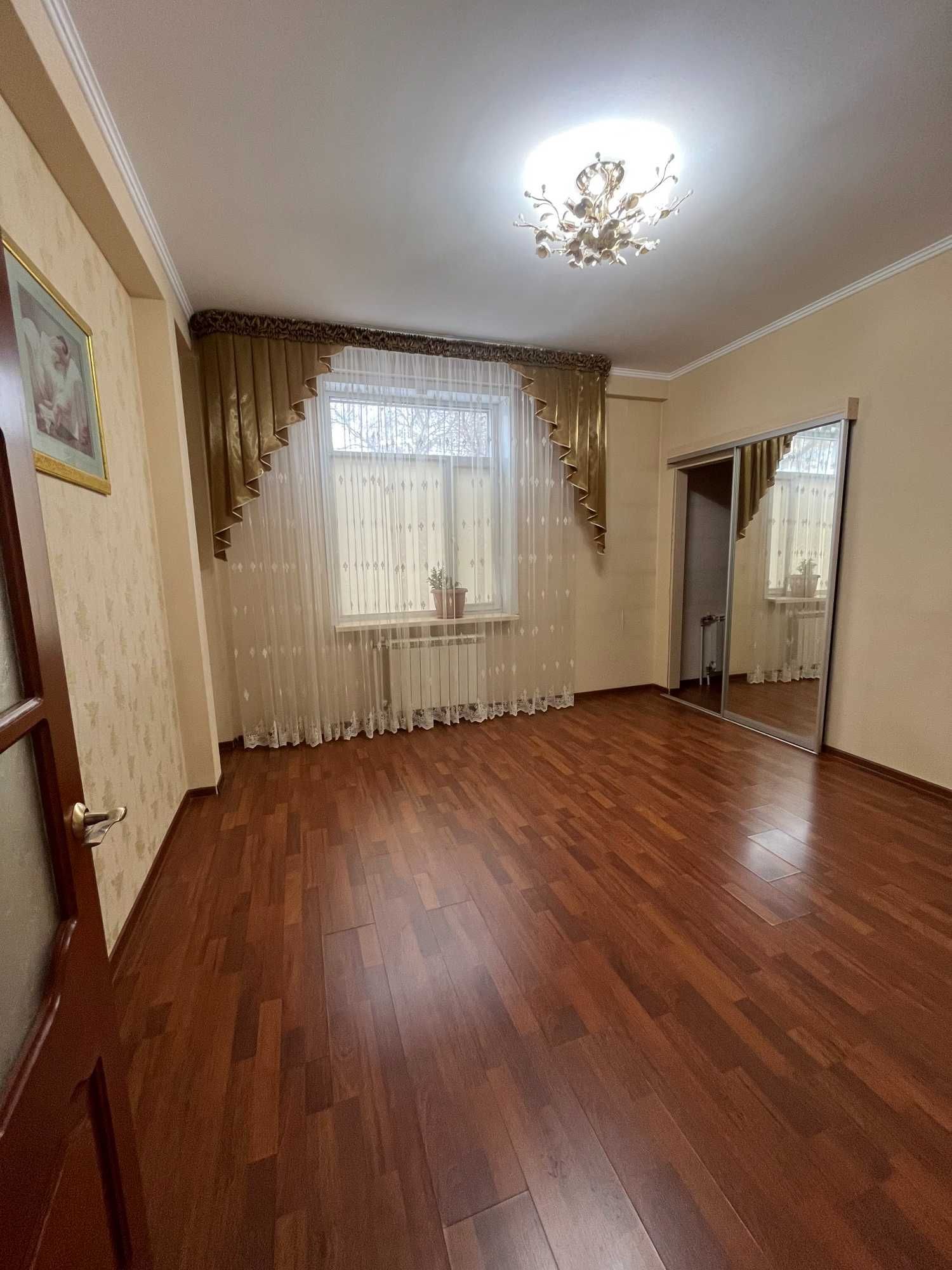 Продажа 3-комнатной квартиры толстого