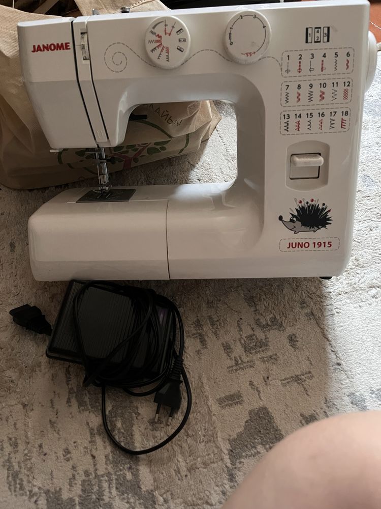 Продам швейную машину