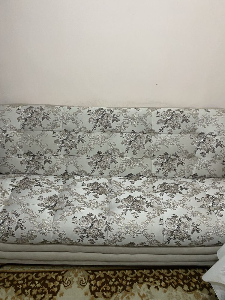 Продам диван в отличном состоянии