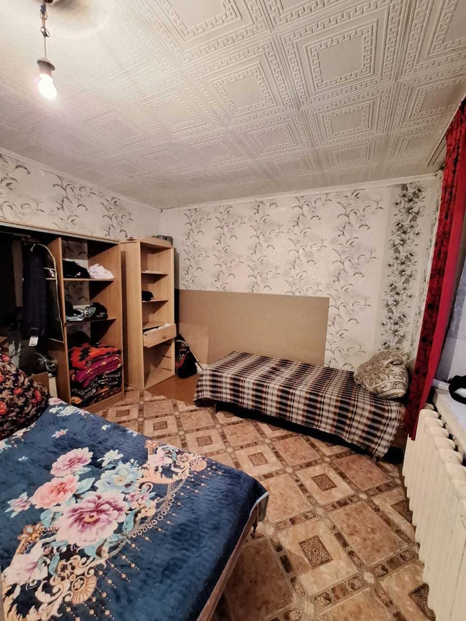 Продаётся частный дом, на 3 собственника с общим двором, район Айгуль