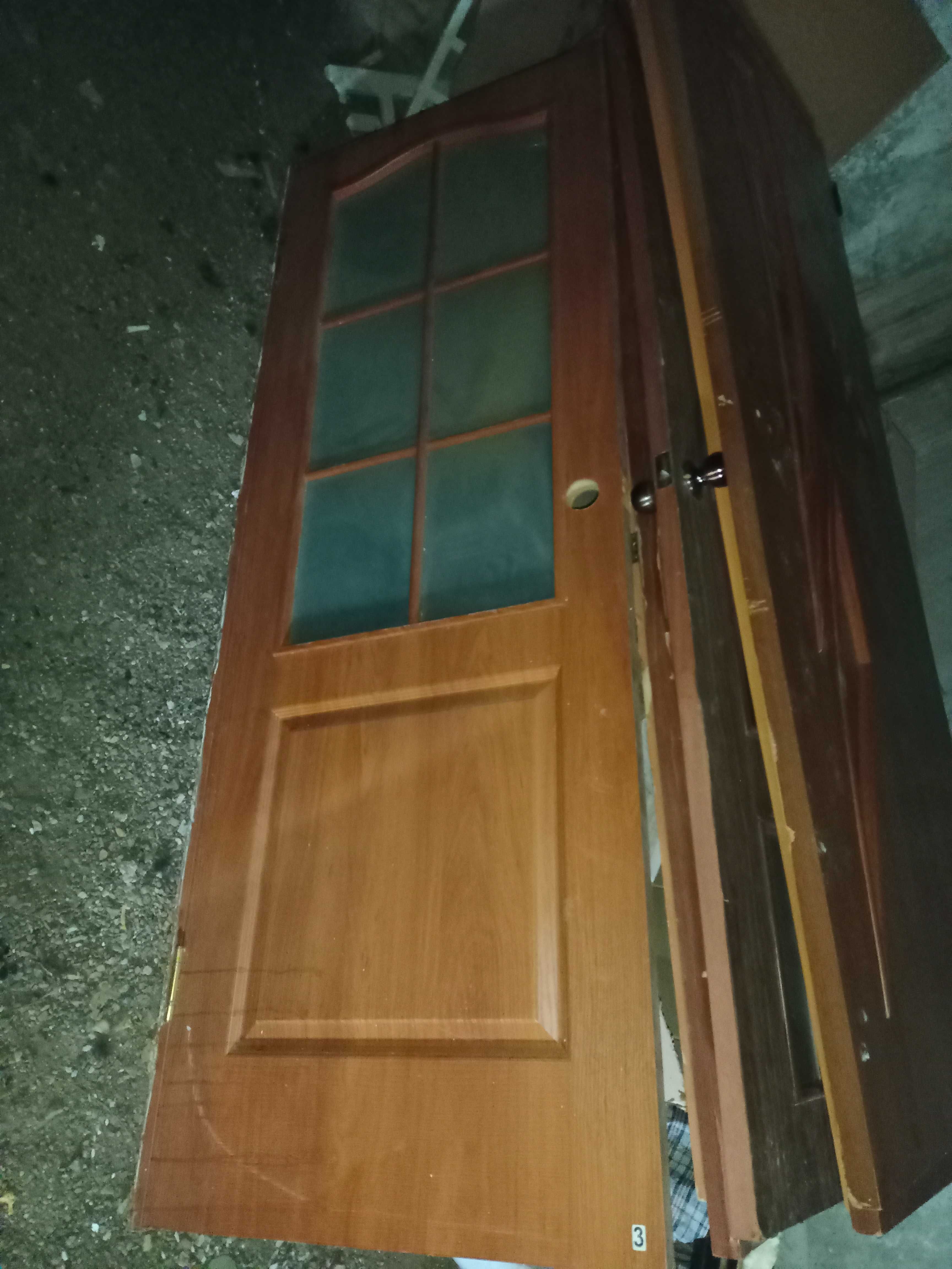 Продам двери размеры 70/200см  и 60/200см   БЕЗ КОСЯКА