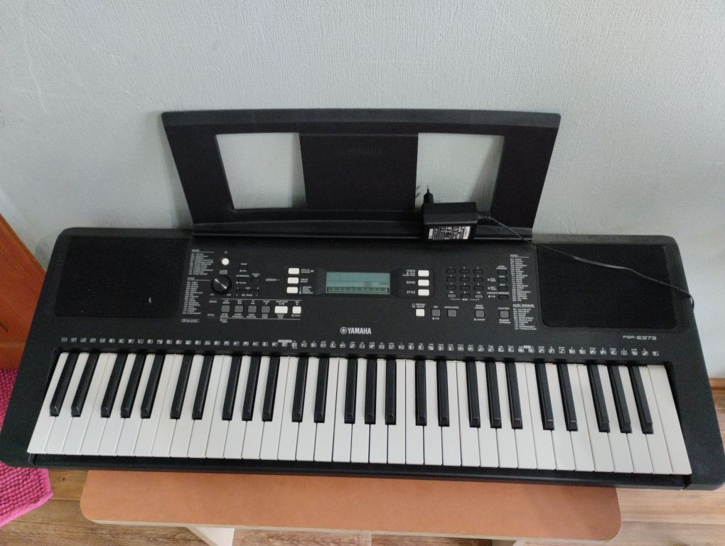 Синтезатор Yamaha E373