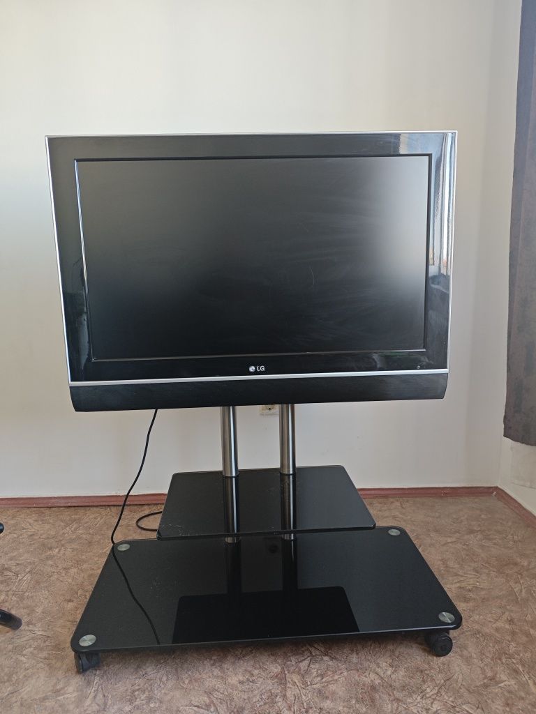 Продам телевизор LG