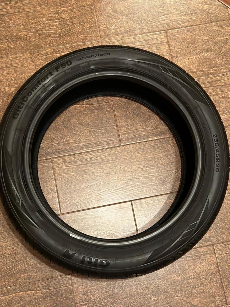 Продам летнюю резину 255/45/R20
