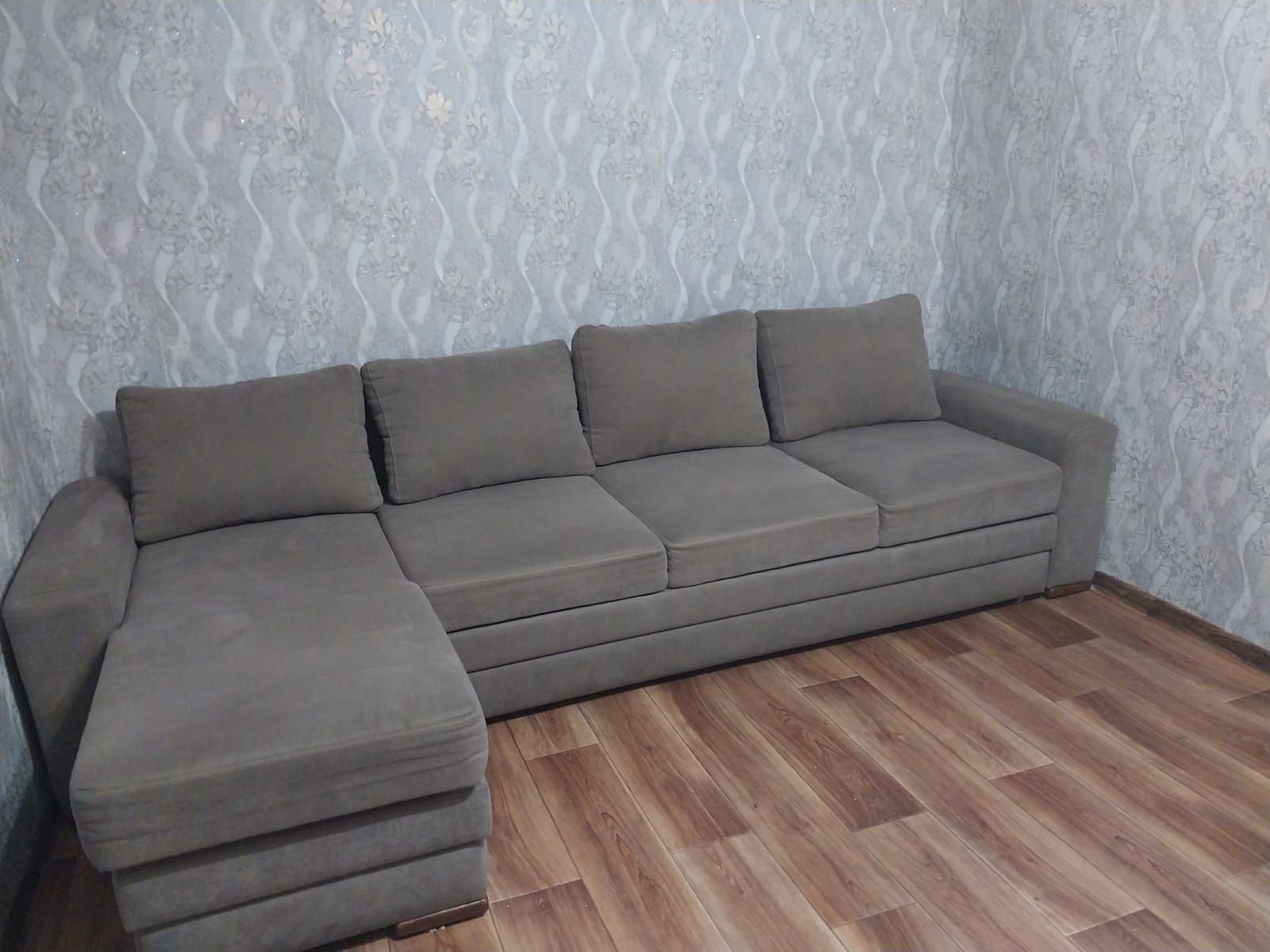 Продам большой диван