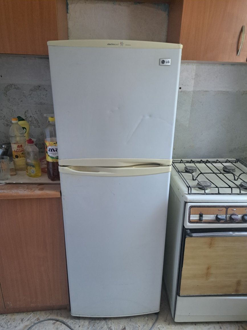 Продам холодильник