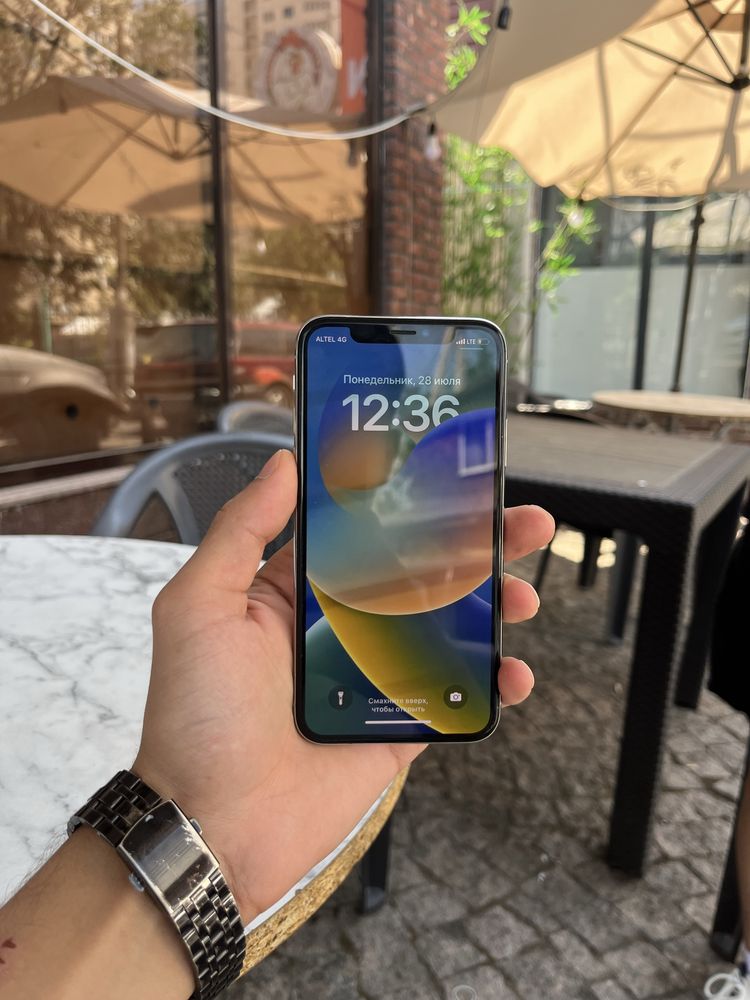 iPhone X 64GB(Емкость 74%)