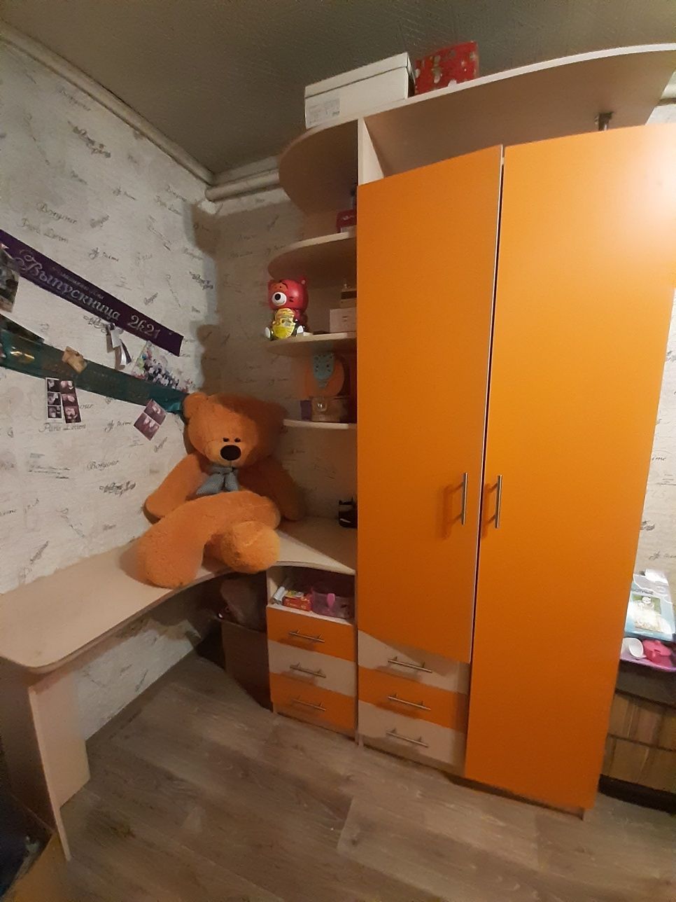 Угловой шкаф в детскую комнату