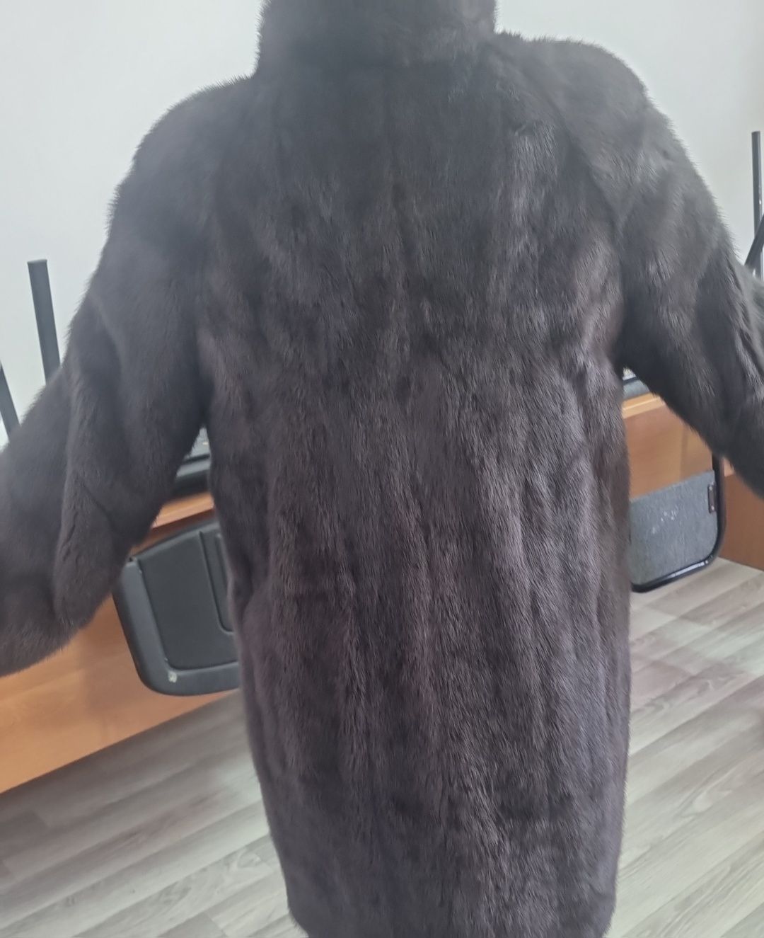 Продам шубу норковую