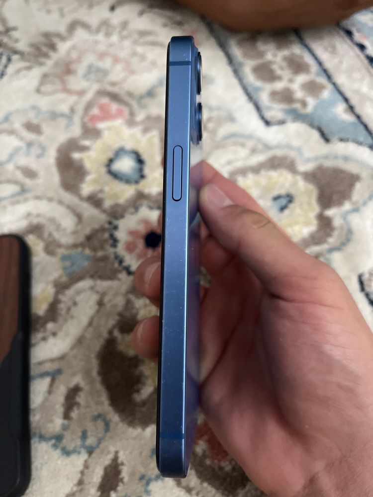 Iphone 13  синий цвет