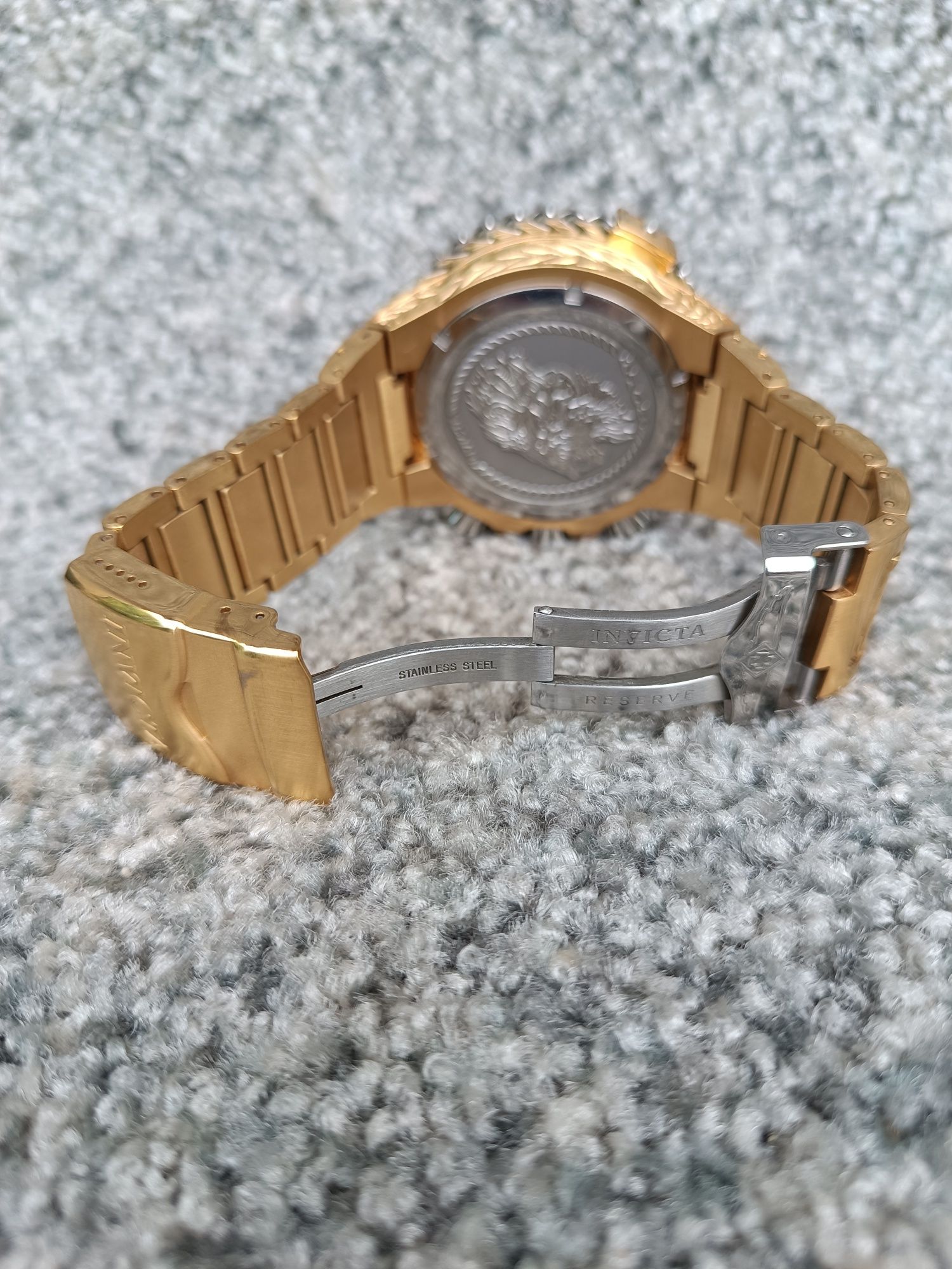 Наручные часы Invicta Bolt 
Шикарный и притягивающий внимание аксессуа