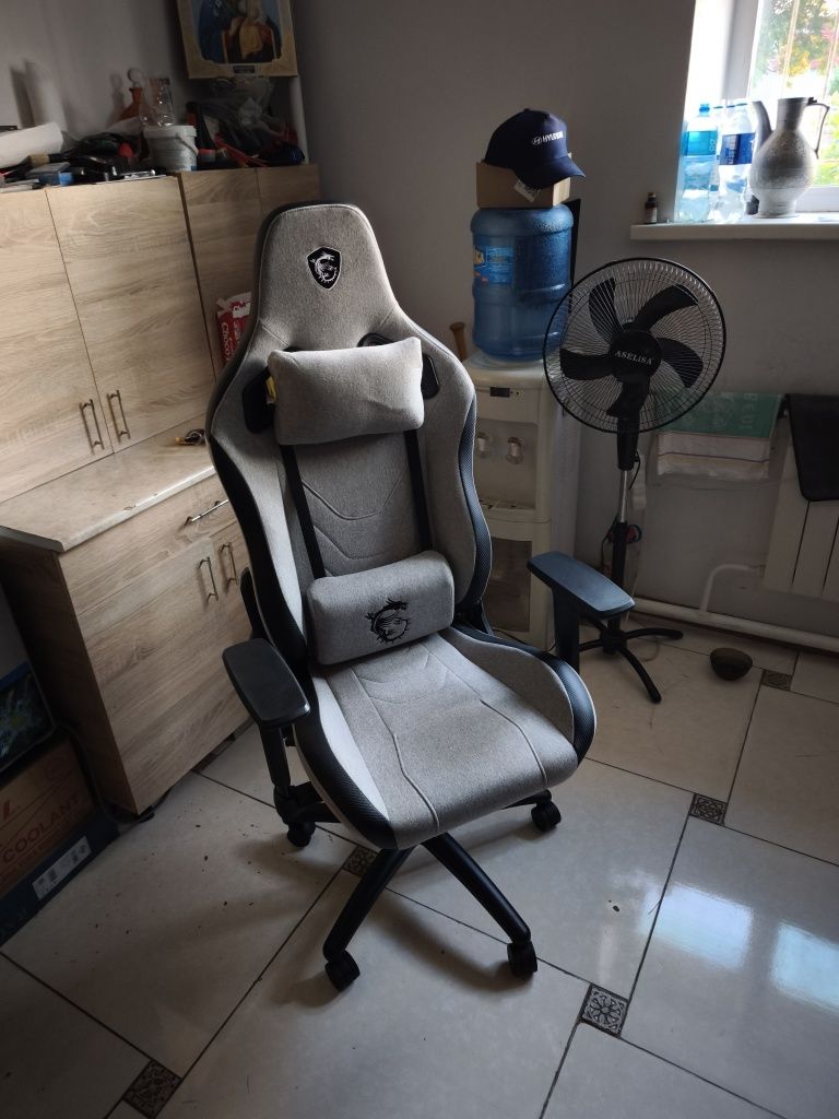 Игровое кресло MSI MAG CH130 I FABRIC, светло серый