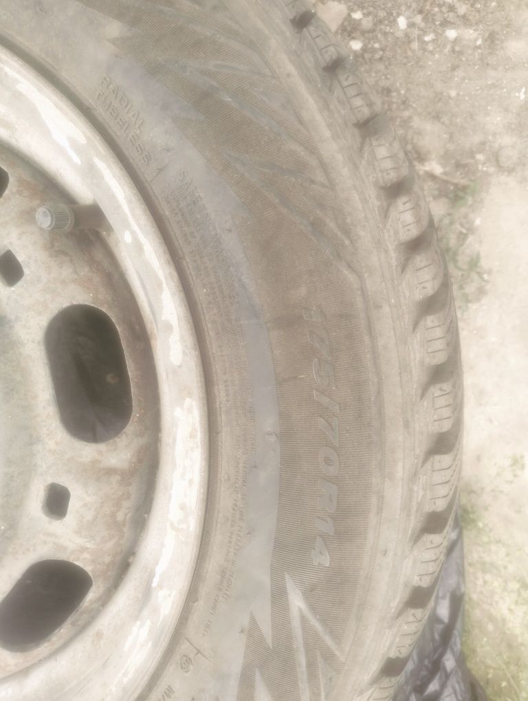 Продам покрышки R14