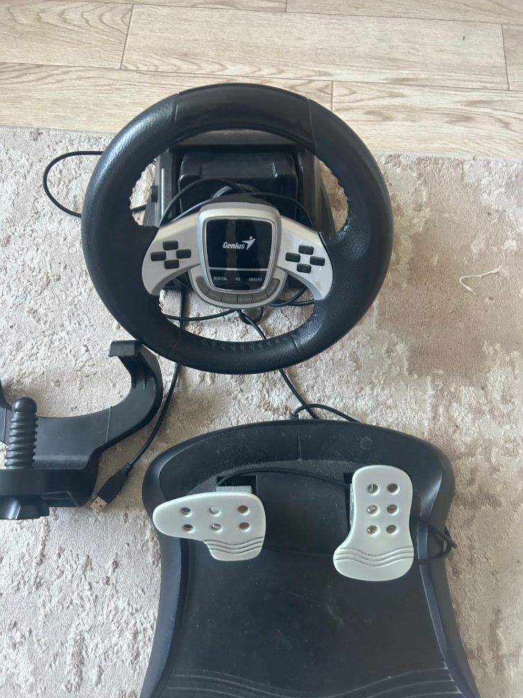 Продам игровой руль гениус