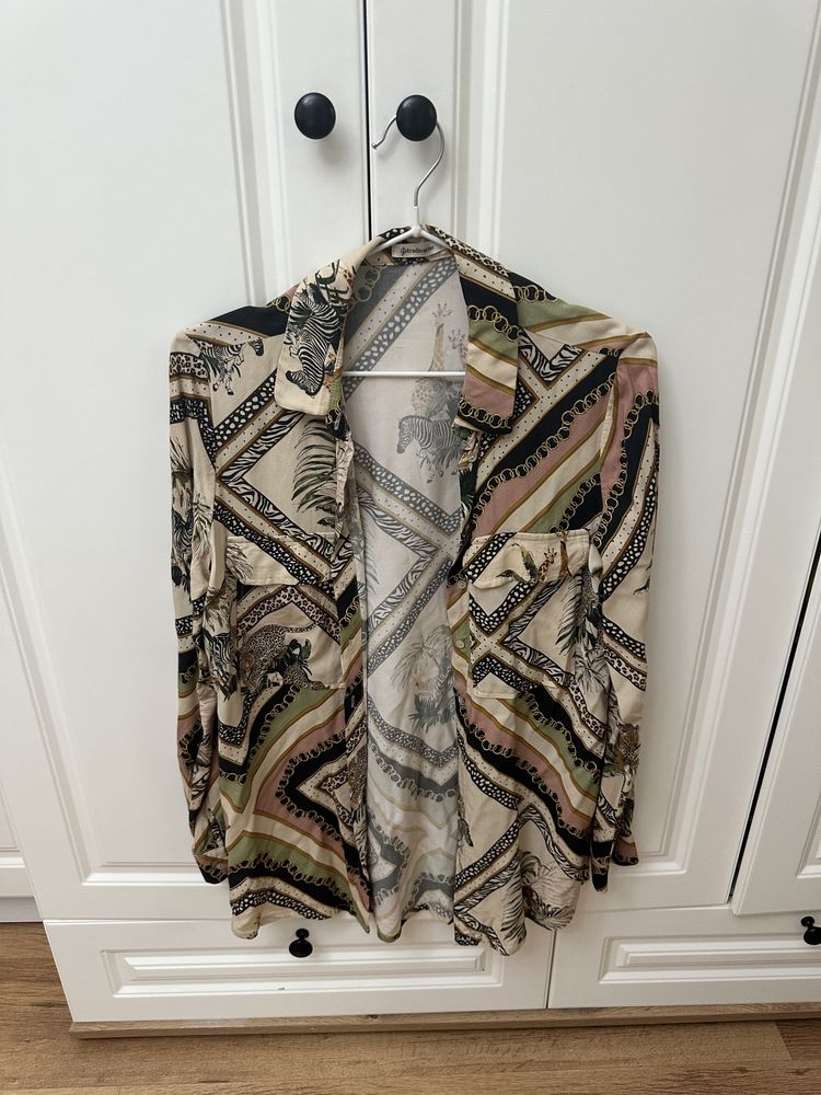 Stradivarius рубашка с анималистичным принтом