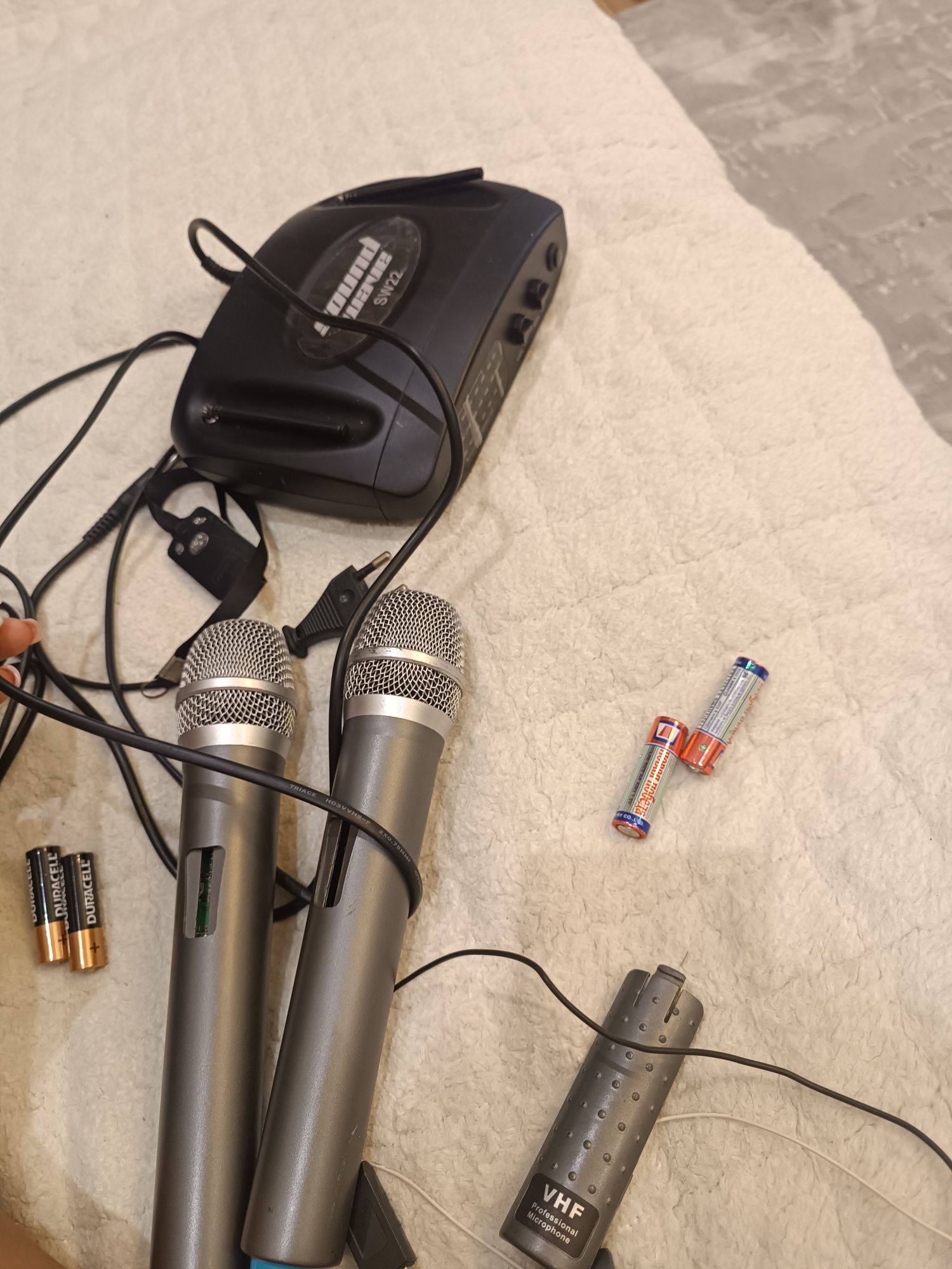 Продам микрофоны с базой дистанционные Sound wave SW22