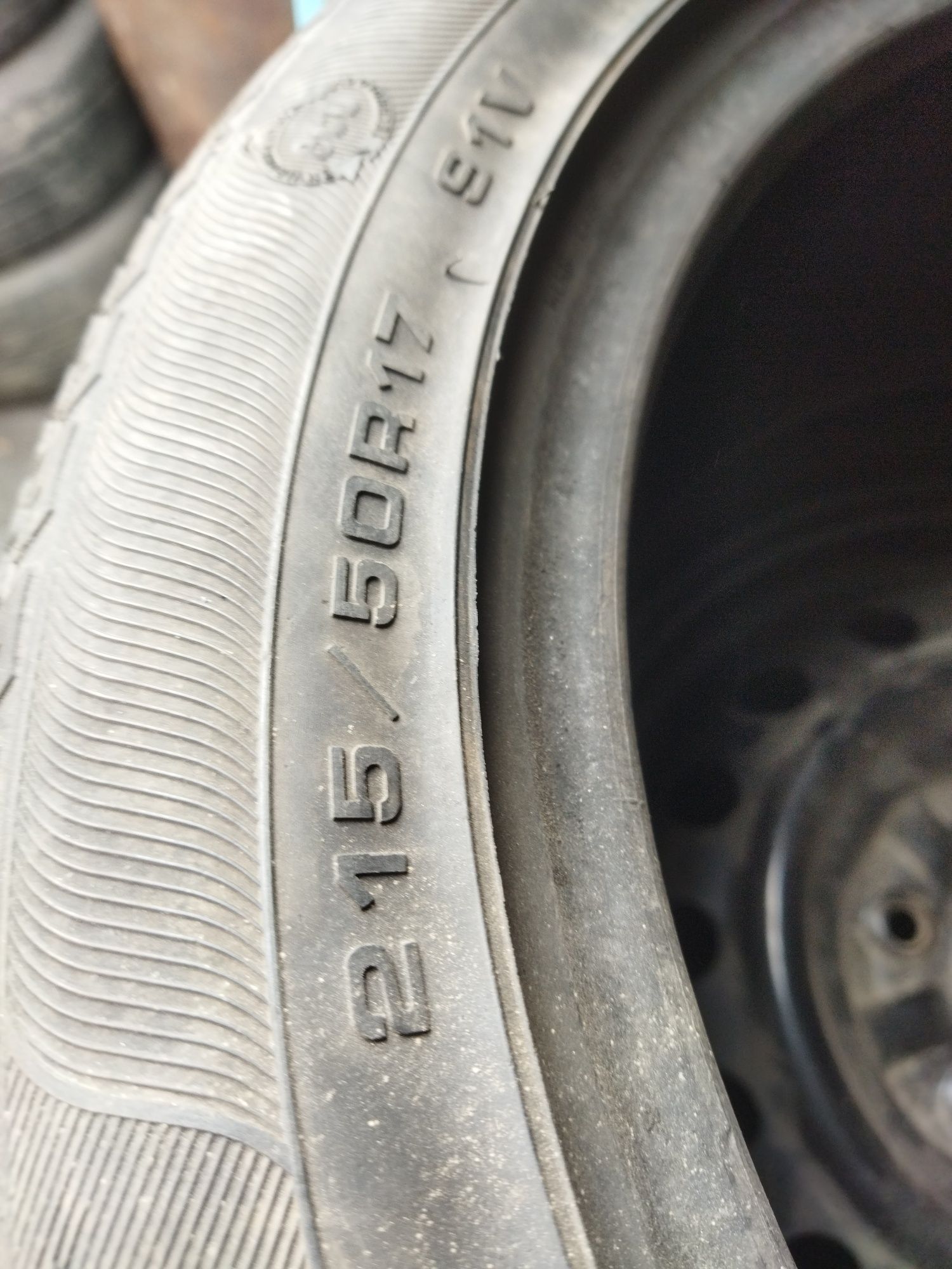1 шина Goodyear 215/50/17 летняя
