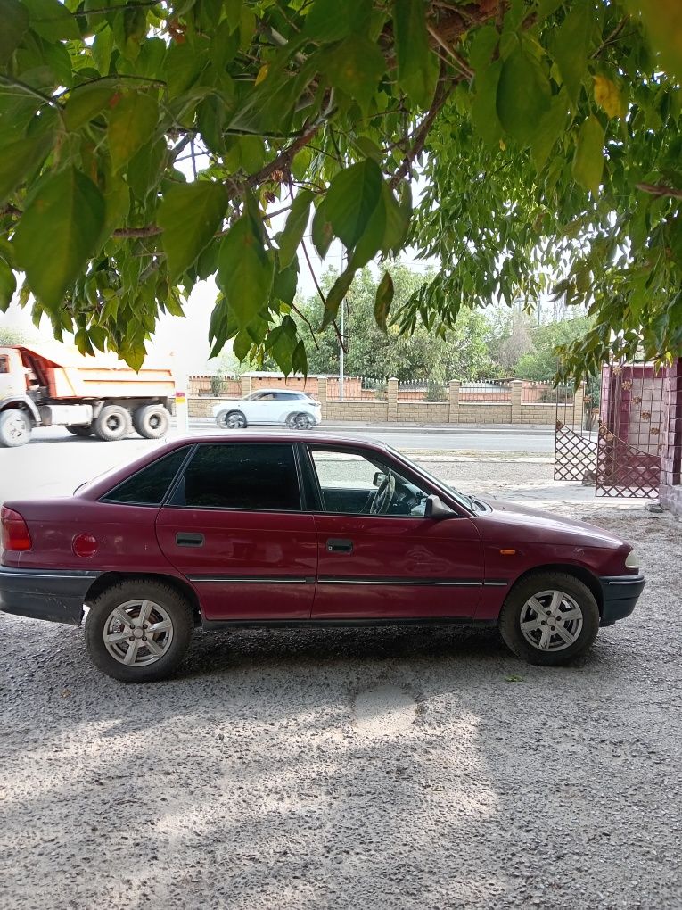 Opel astra 1.6 обём в хорошем состоянии
