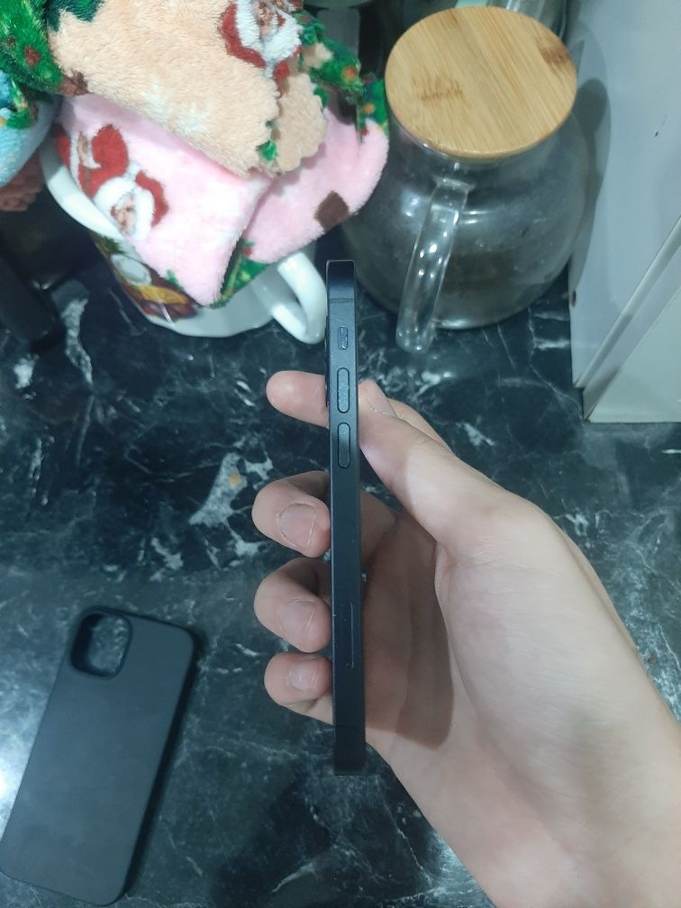 IPhone 12 mini в отличном состоянии