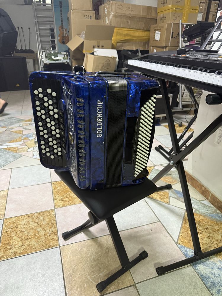 Продам новый баян в упаковке