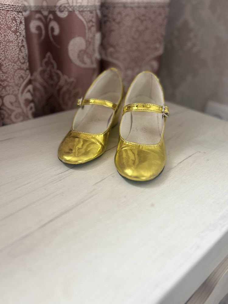 Продам танцевальные туфли