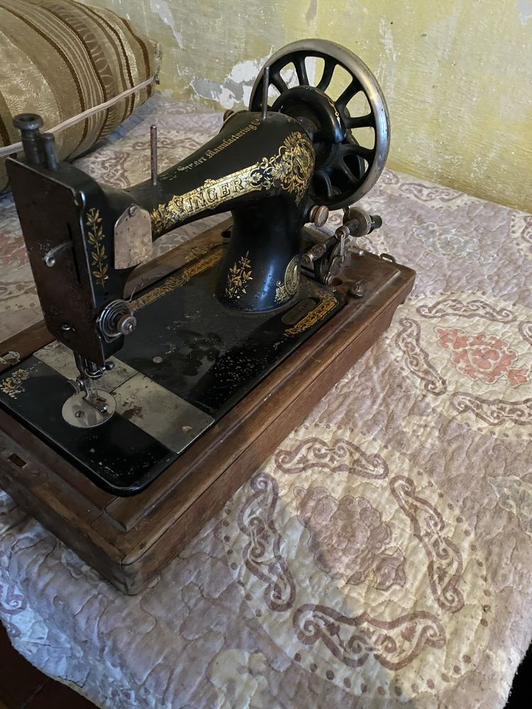Продам раритетную швейную машинку 1908 года
