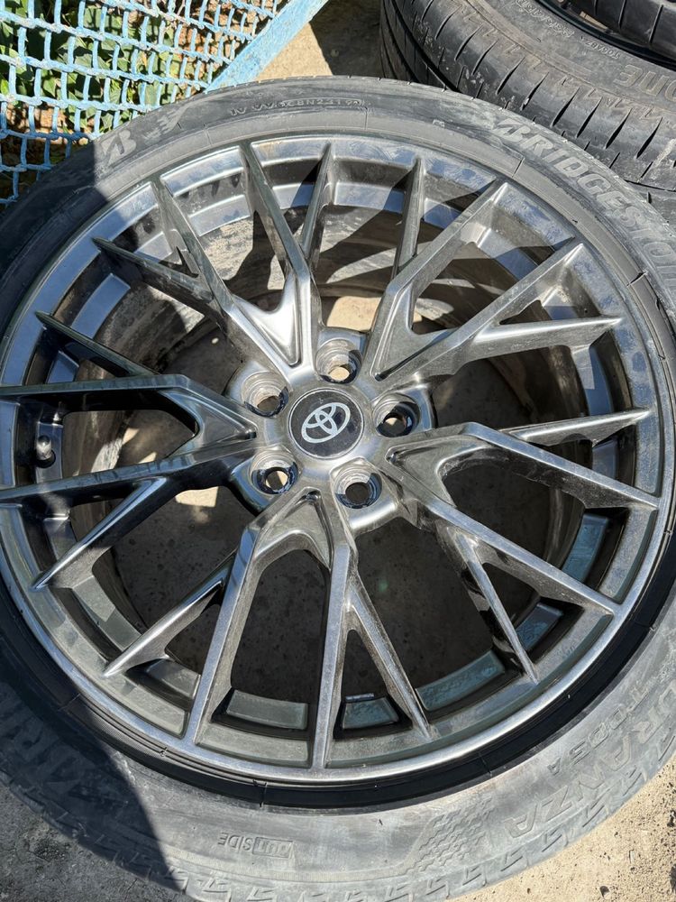 Продам оригинальные диски Toyota + шины Bridgestone