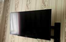 телевизор Sony с кронштейном