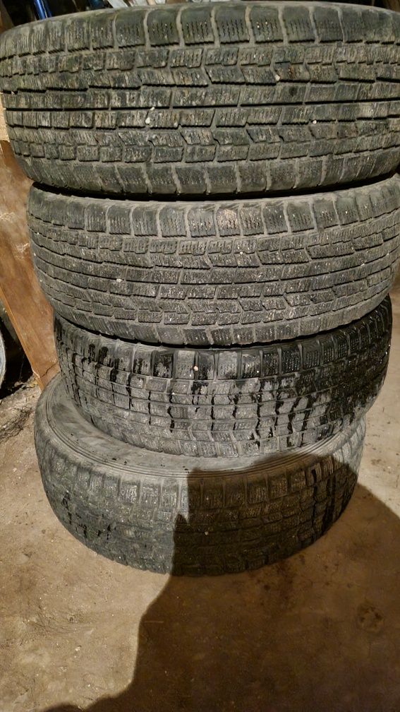 Шины зимние 215 65 r16 липучка