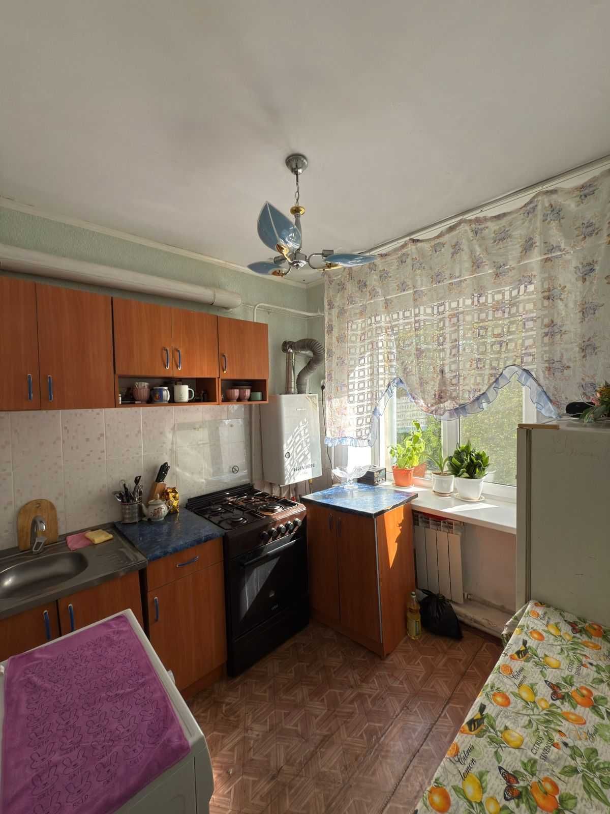 продается 2 ком квартира район Жазира