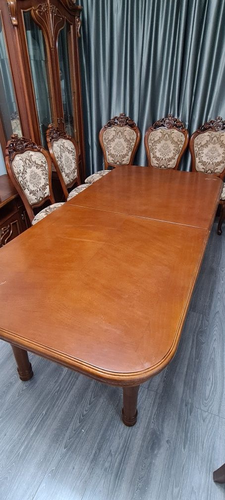Продам деревянный стол