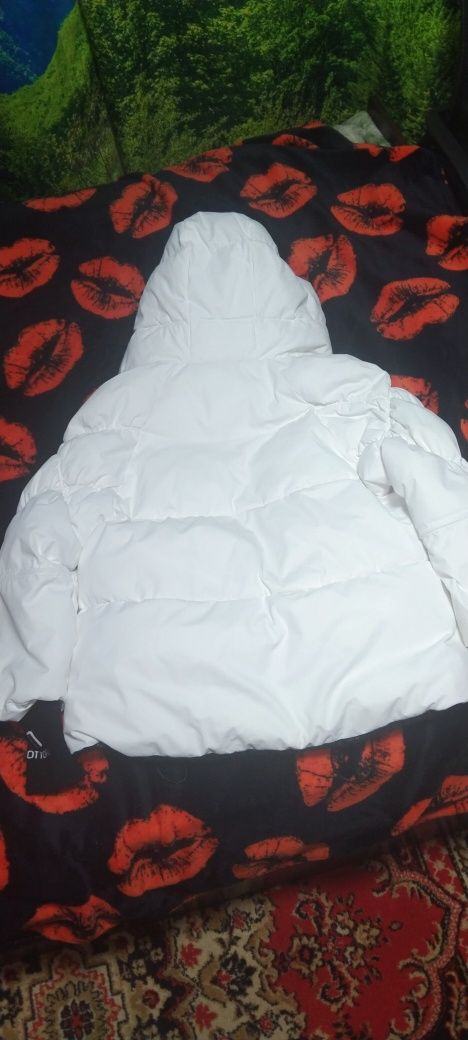 Продам куртку зима,модная стильная!