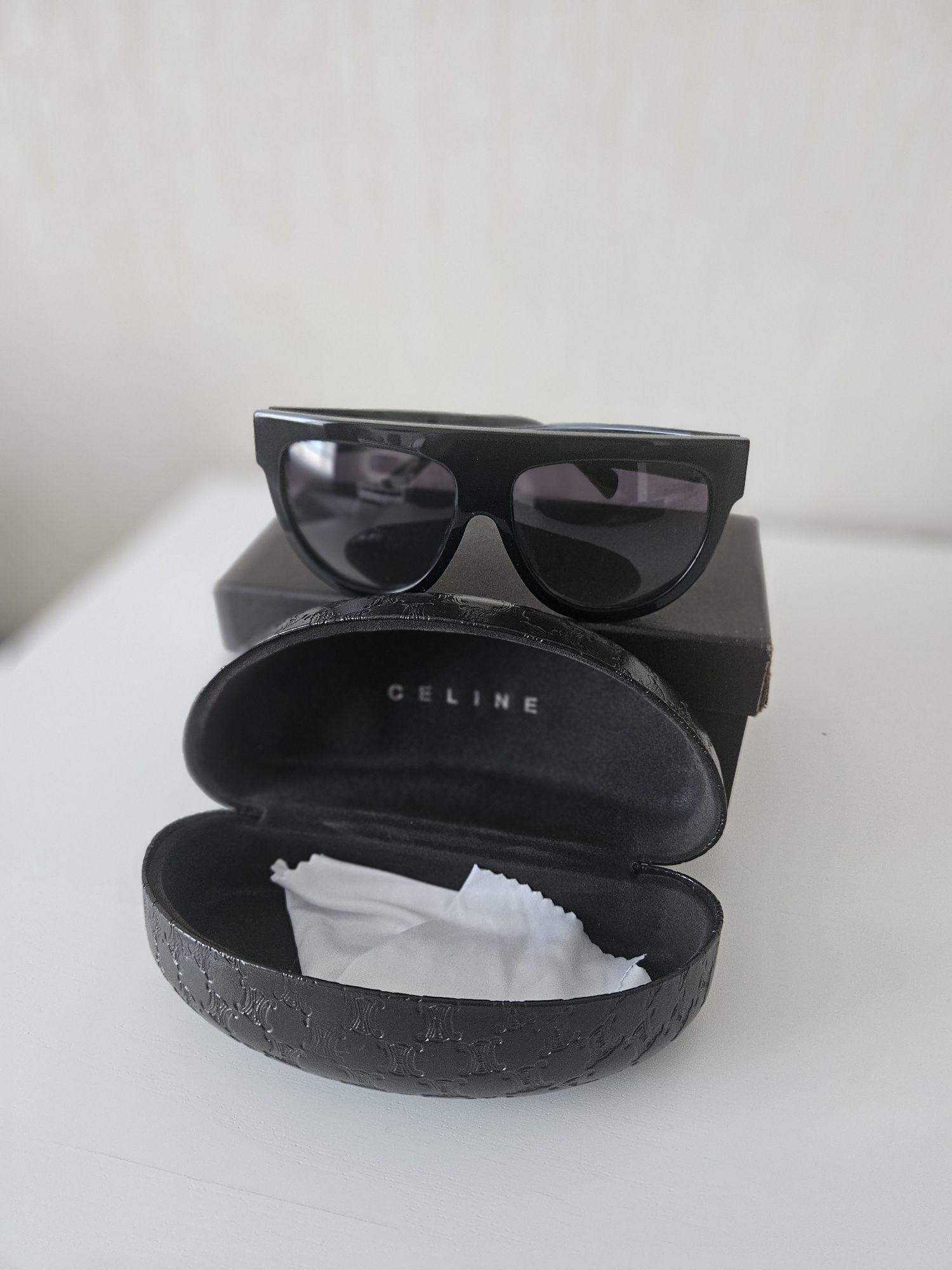 Продам настоящие брендовые солнцезащитные очки фирмы, фирмы Celine
