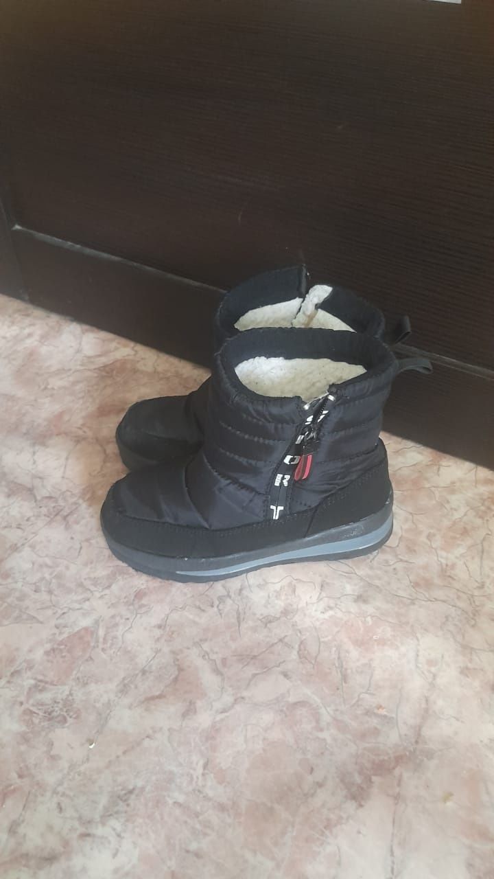 Продам зимную обувь