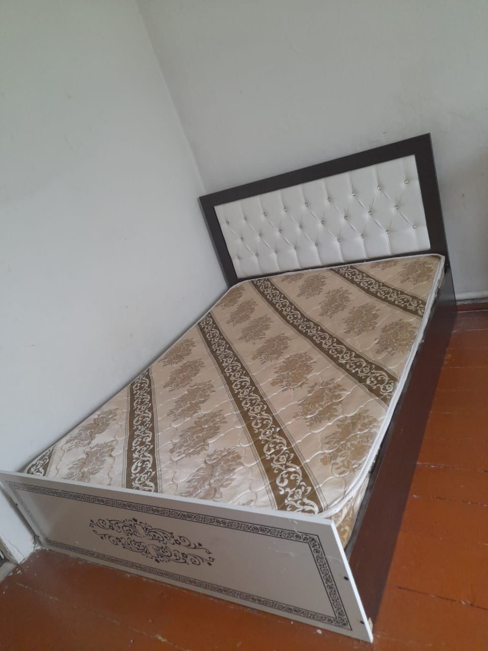 Продам кровать двуспальная!