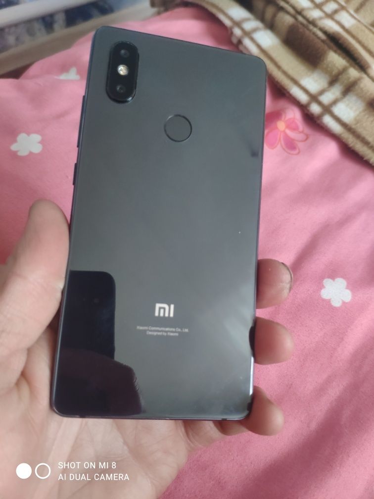 Продам требует замены экрана Mi 8se
