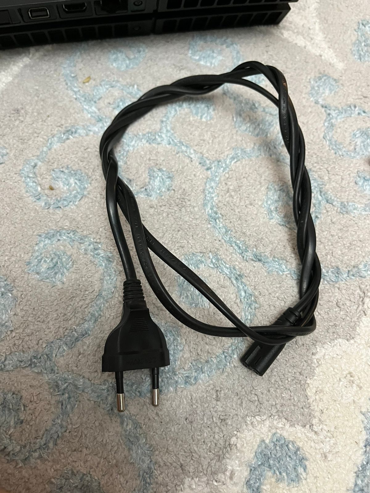 Продаётся PlayStation4