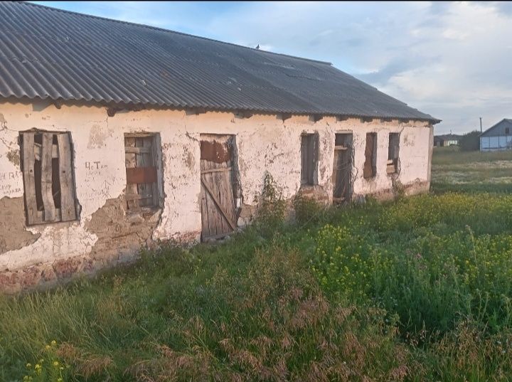 Продам здание на слом.