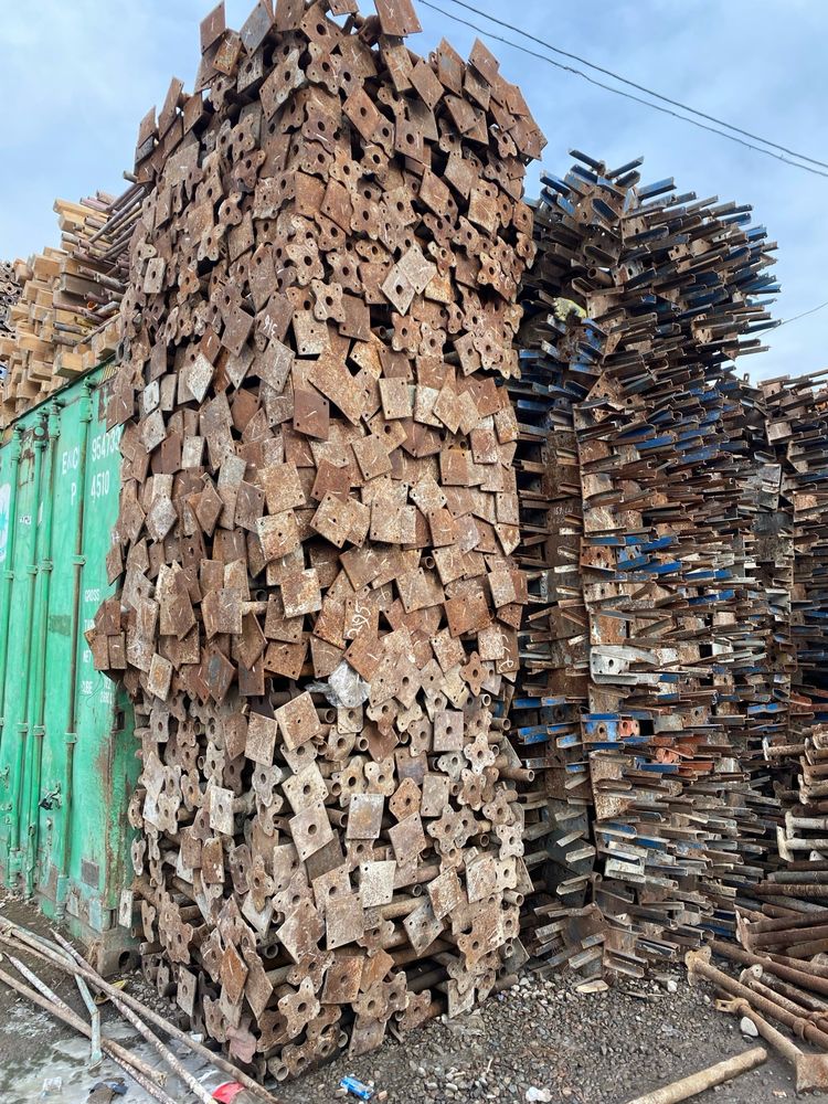 Аренда и продаж новых и б/у струбцин,фанер,балки,леса,опалубки,