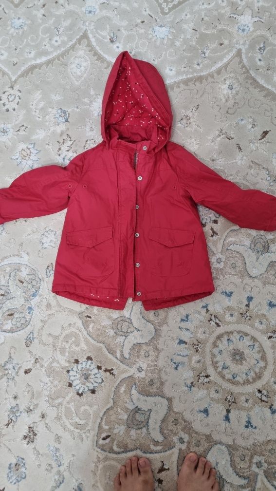 Продам детские весенние, осенние курточки для девочек на 3, 4, 5 лет