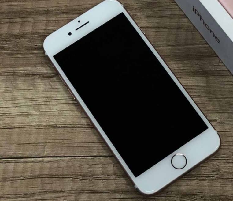 Продам iPhone 7. 128 ГБ состояние нового