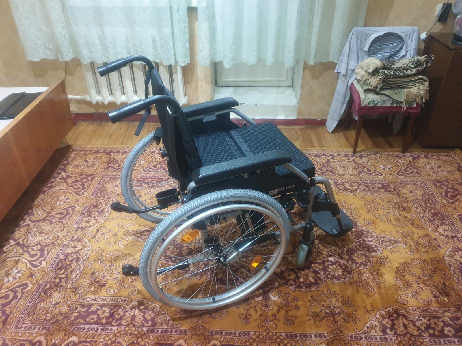 Продам инвалидную коляску Meyra Eurochair2