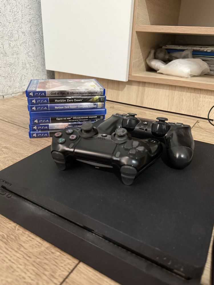 Playstation 4 slim 1TB