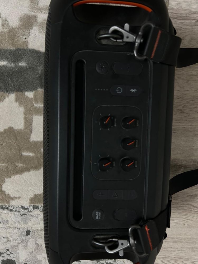 Новый JBL сатылады микрофонымен бирге