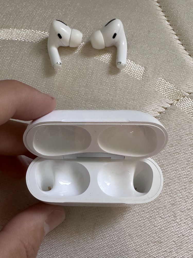 Airpods-1 состояние 10/10 100% оригинал