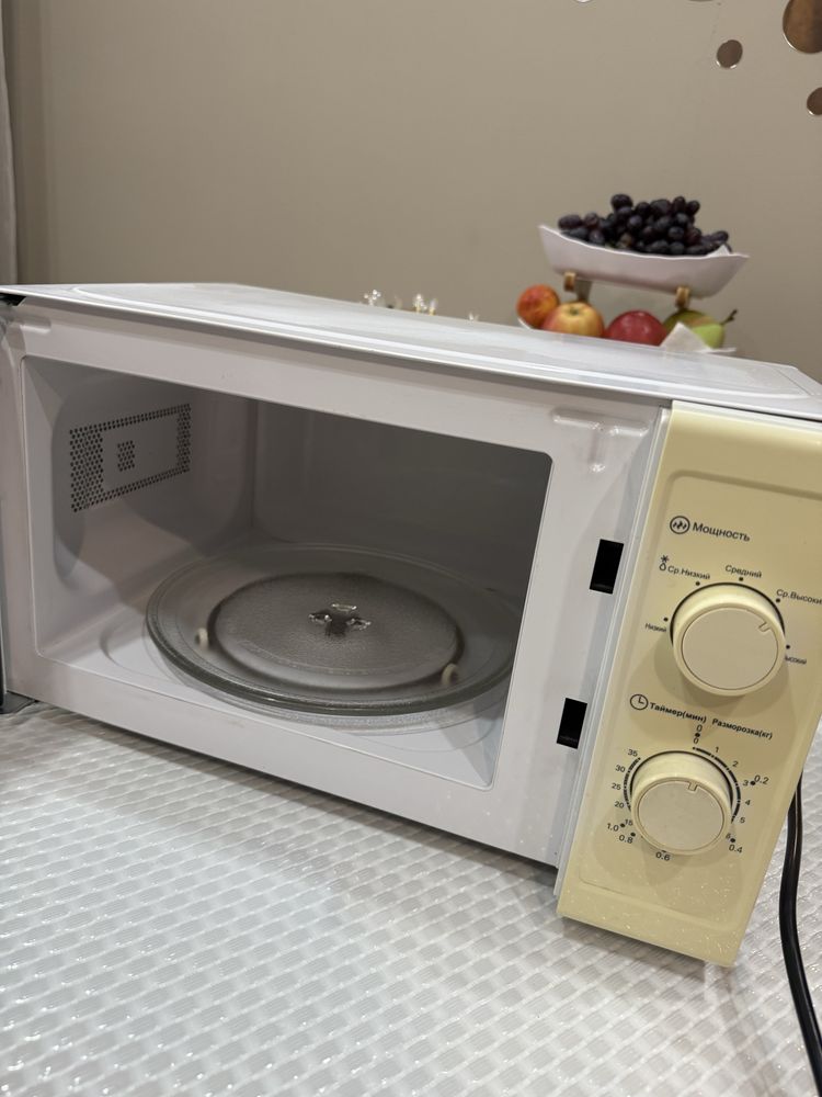 Микроволновка Midea б/у