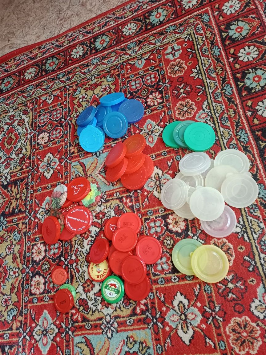 Продам крышки вакуумные и пластмассовые