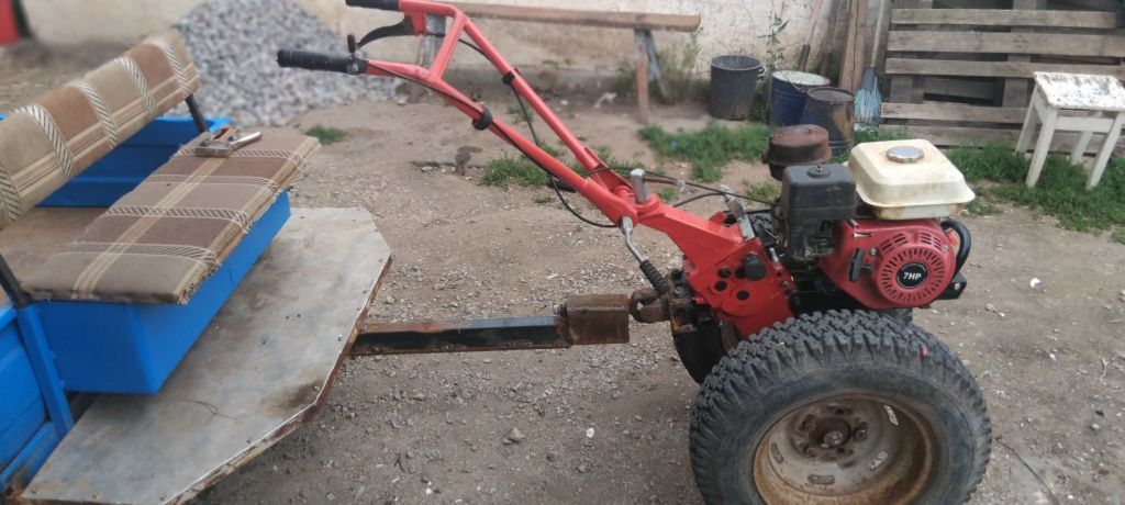 Продам мотоблок в хорошем состояние